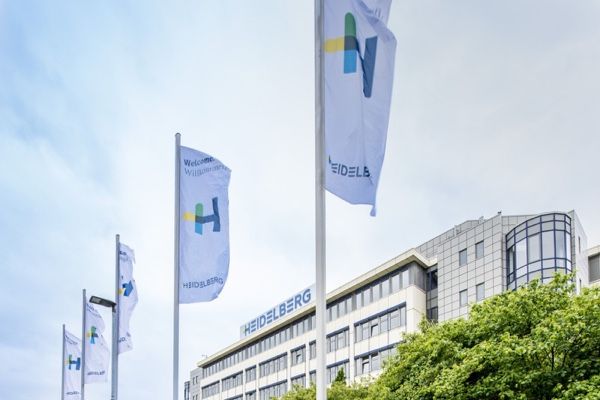 H Heidelberg βελτιώνει τα καθαρά κέρδη της